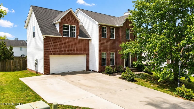 2904 Oakleigh Township Dr, Knoxville, TN 37921