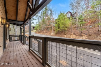 2905 Raven Fork Cir, Sevierville, TN 37876