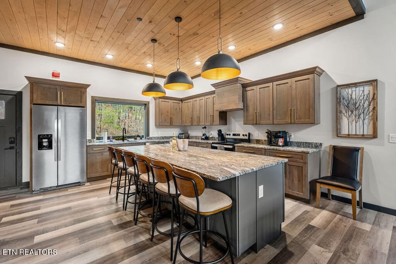 2905 Raven Fork Cir, Sevierville, TN 37876
