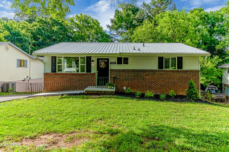 2906 Carson Ave, Knoxville, TN 37917