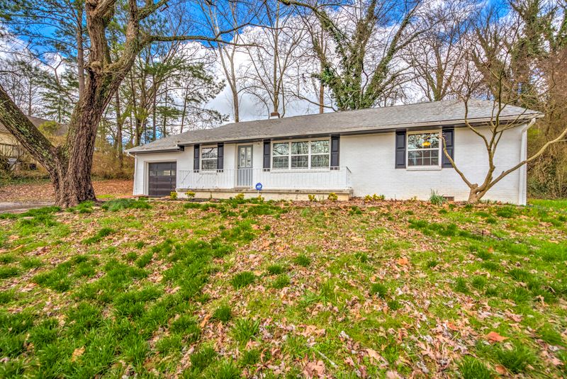 2907 White Oak Ln, Knoxville, TN 37917