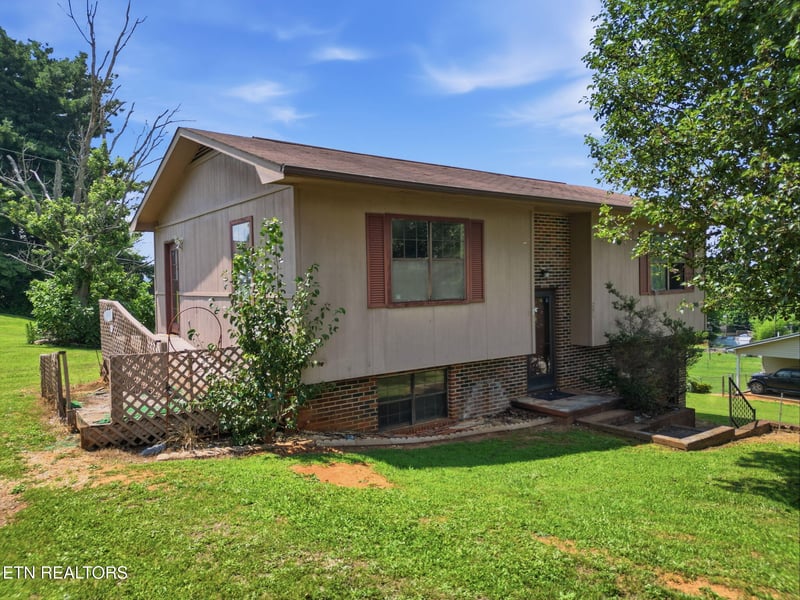 291 Overhill Dr, Sweetwater, TN 37874