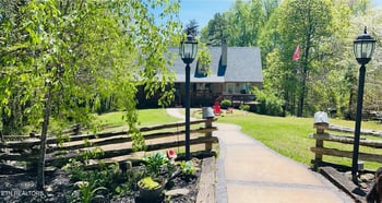 291 Twin Ln, Washburn, TN 37888
