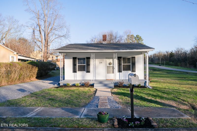 291 W Newcomen St, Alcoa, TN 37701