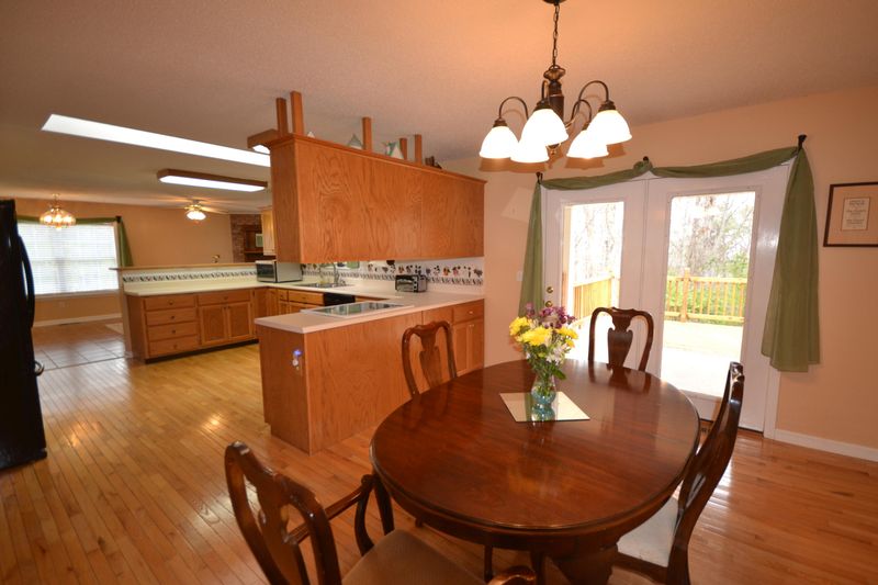 2911 E Antioch Church Rd, Lenoir City, TN 37772