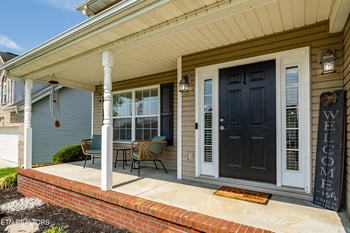 2911 Porch Swing Rd, Knoxville, TN 37938