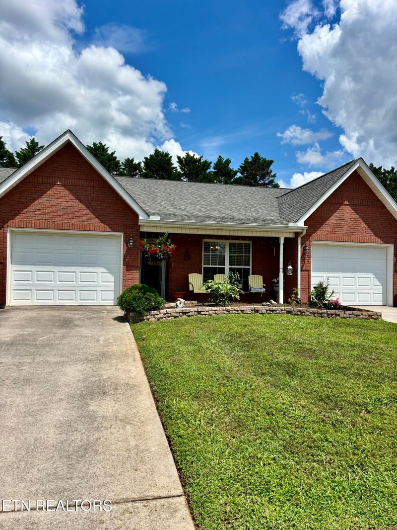 2912 Dominion Dr, Maryville, TN 37803