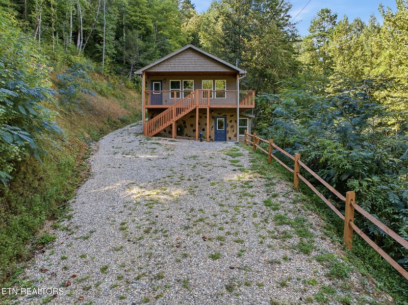 2912 Kettle Creek Way, Sevierville, TN 37876