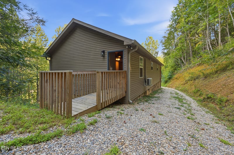 2912 Kettle Creek Way, Sevierville, TN 37876