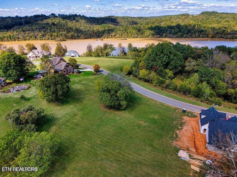 2912 Persimmon Rg, Loudon, TN 37774