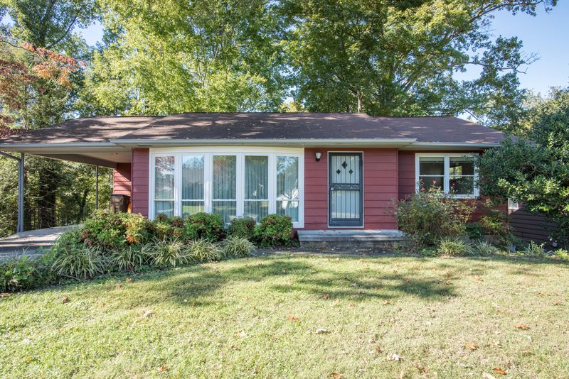 2913 Arbor Pl, Knoxville, TN 37917