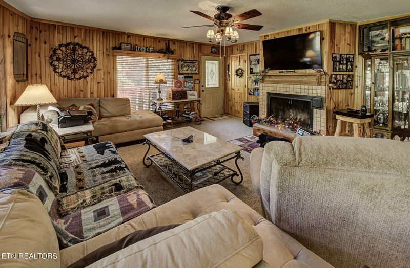 2914 Easy St, Sevierville, TN 37862