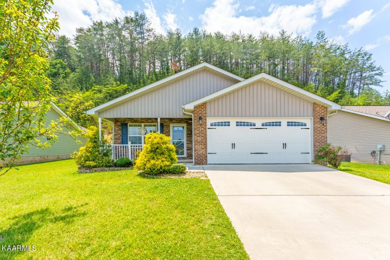 2914 Granite Ave, Pigeon Forge, TN 37863