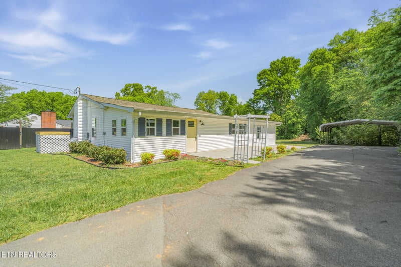 2914 Knox Ln, Knoxville, TN 37917