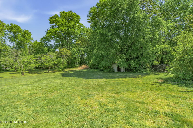 2914 Knox Ln, Knoxville, TN 37917