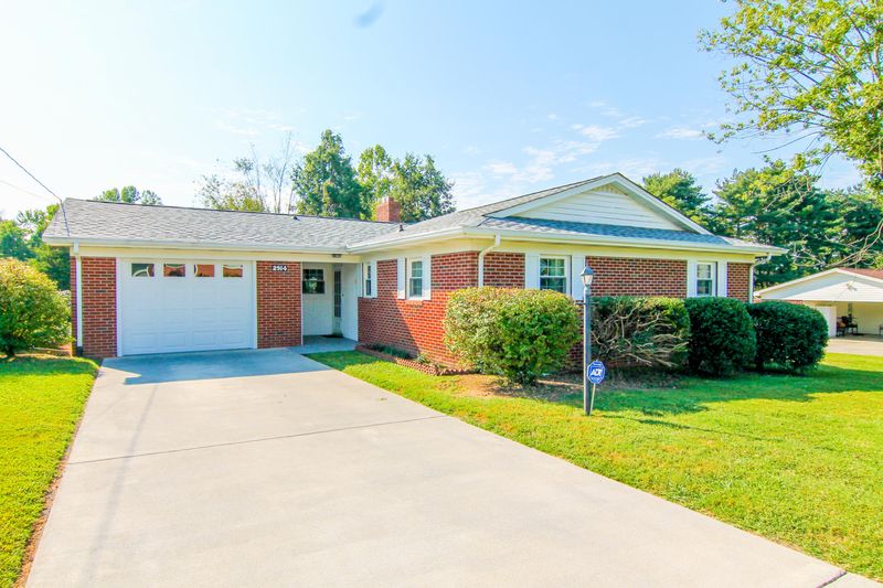 2914 Pleasant View Ave, Maryville, TN 37803