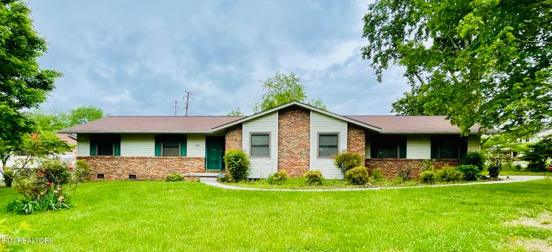 2915 Broadmeade Dr, Powell, TN 37849