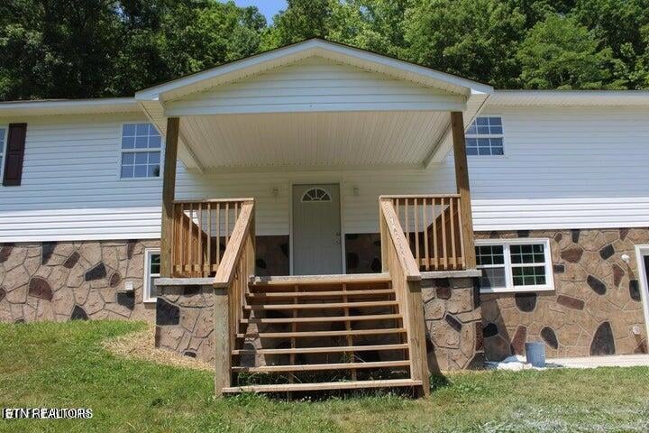 2915 Flat Hollow Rd, Speedwell, TN 37870