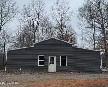 2916 Samples Rd, Louisville, TN 37777
