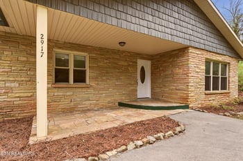 2917 Barber Hill Ln, Knoxville, TN 37920