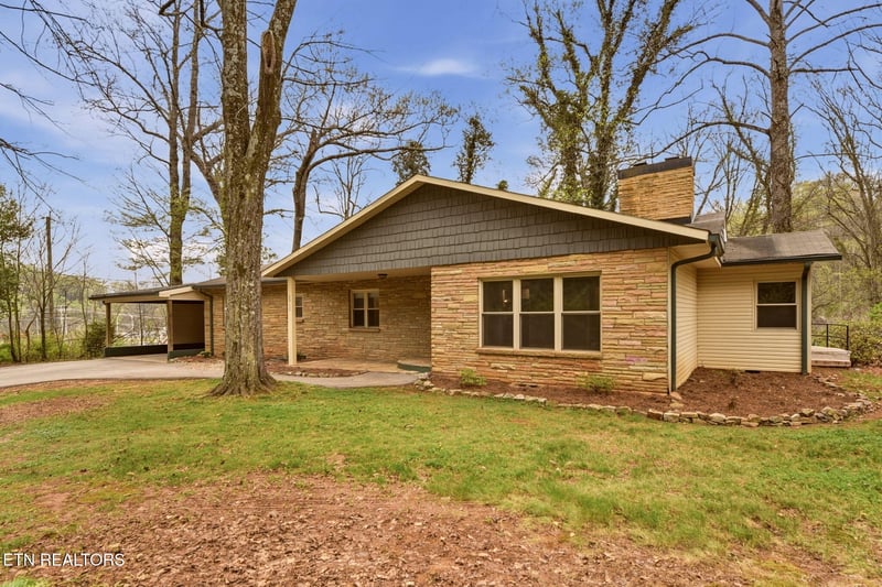2917 Barber Hill Ln, Knoxville, TN 37920