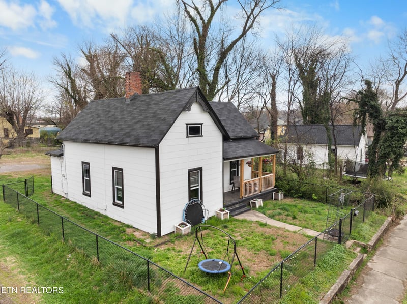 2918 Johnston St, Knoxville, TN 37921