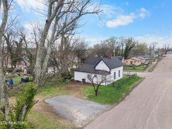 2918 Johnston St, Knoxville, TN 37921