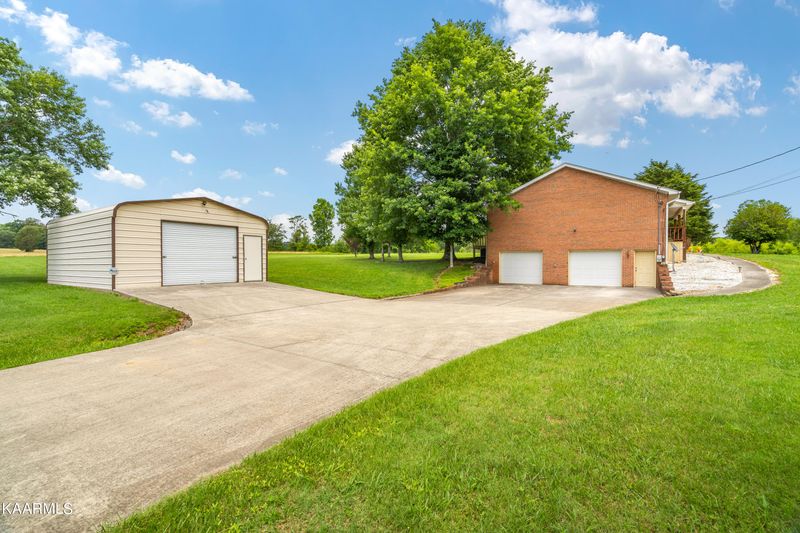 2919 Carpenters Grade Rd, Maryville, TN 37803