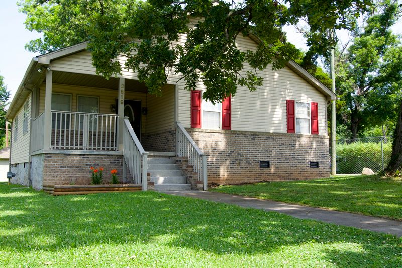 2919 E 5th Ave, Knoxville, TN 37914