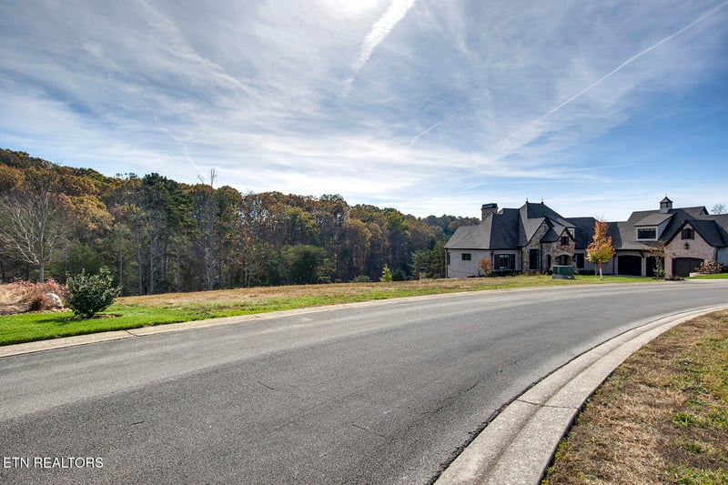 292 Beckets Way, Lenoir City, TN 37772