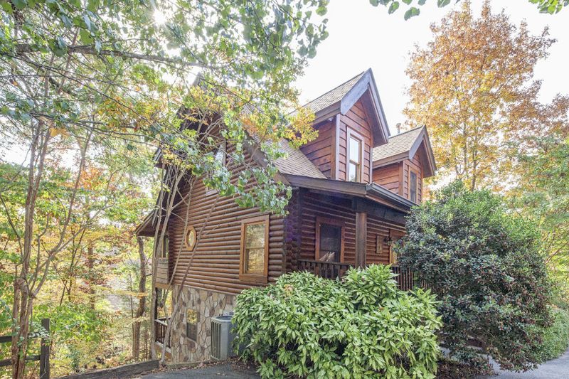 2920 Eagles Ridge Way, Pigeon Forge, TN 37863