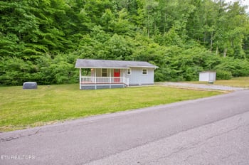 2920 Hatcher Mountain Rd, Sevierville, TN 37862
