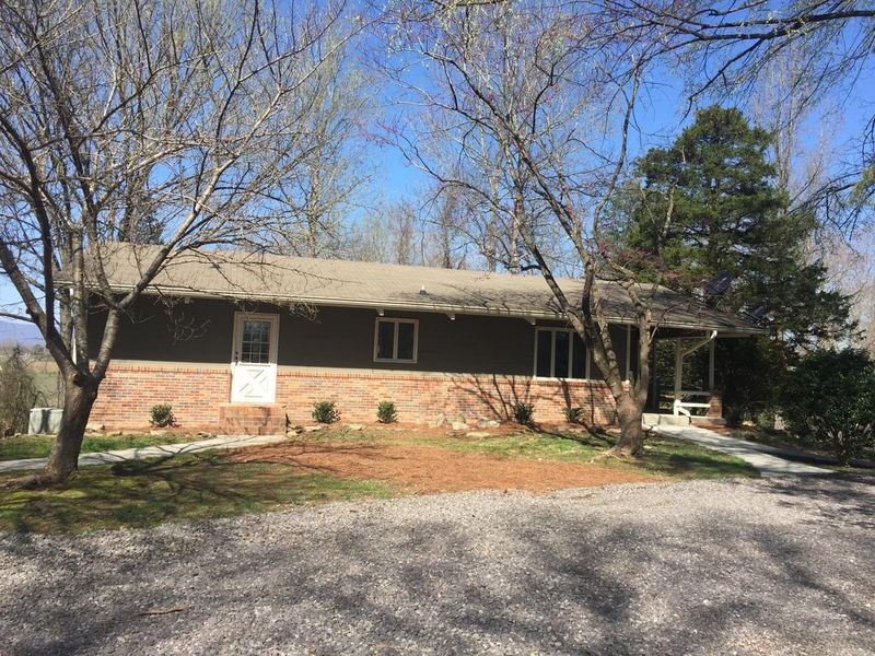 2921 Raccoon Valley Rd, Heiskell, TN 37754