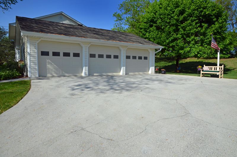 2921 Shropshire Blvd, Powell, TN 37849