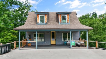2922 Lightning Strike Dr, Sevierville, TN 37876
