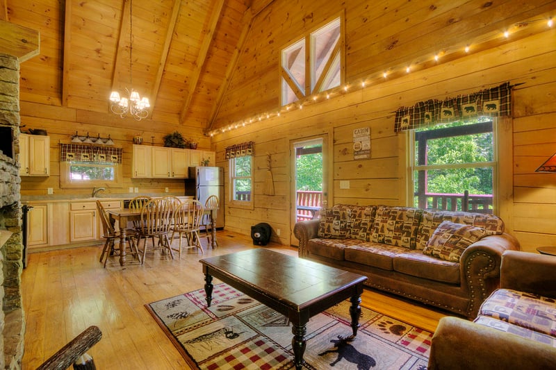 2924 Raven Fork Cir, Sevierville, TN 37863