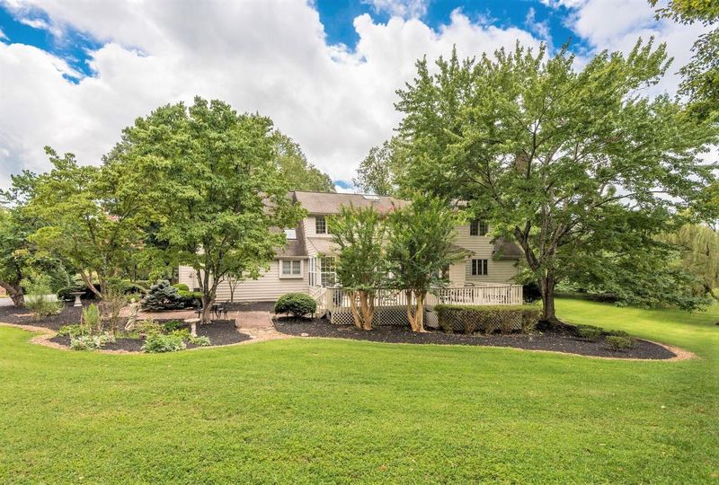 2925 Summershade Ln, Knoxville, TN 37922