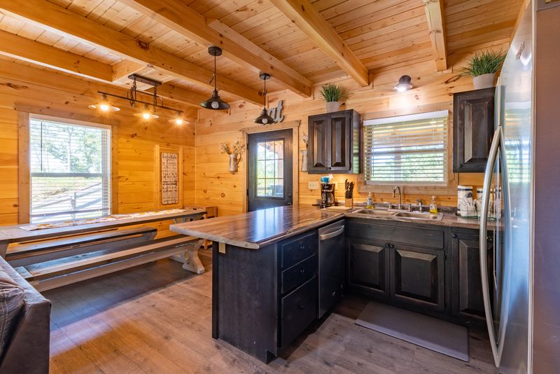 2926 Joyner Hills Ln, Sevierville, TN 37876