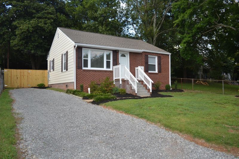 2927 Carson Ave, Knoxville, TN 37917