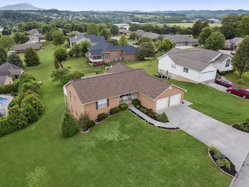 2929 Shaconage Tr, Sevierville, TN 37876