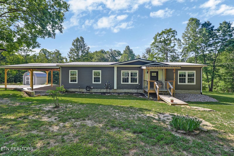 293 Christian Rd, Crossville, TN 38572
