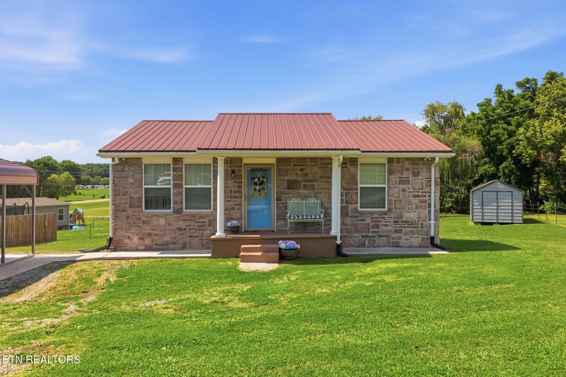 293 E Watkins Rd, Loudon, TN 37774