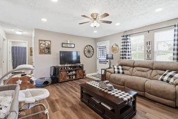 293 E Watkins Rd, Loudon, TN 37774