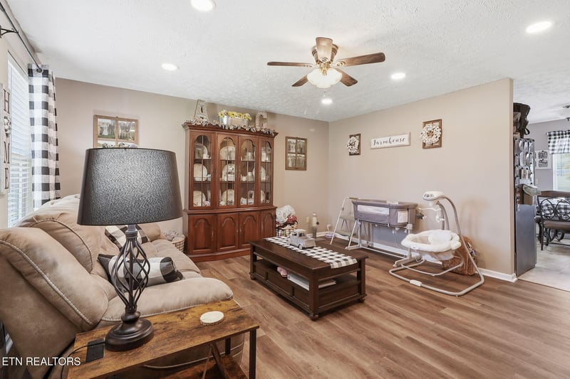 293 E Watkins Rd, Loudon, TN 37774