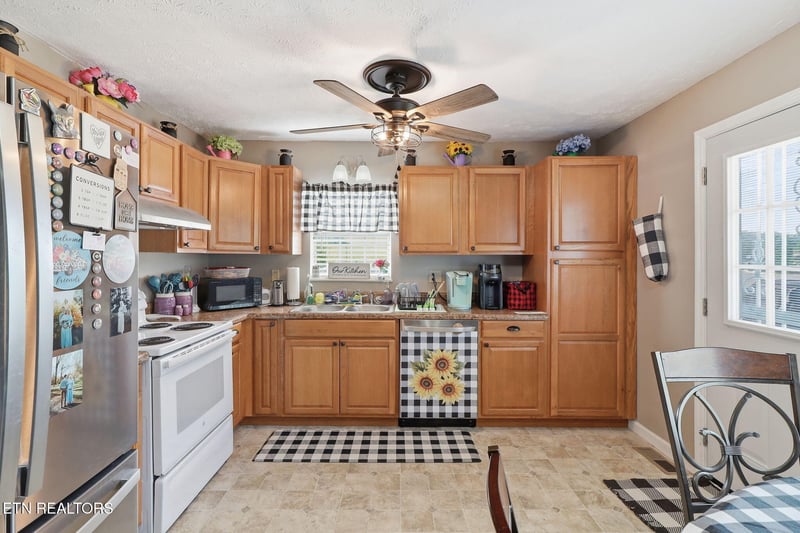 293 E Watkins Rd, Loudon, TN 37774
