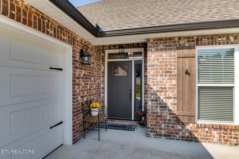 293 Fallon Ln, Lenoir City, TN 37771