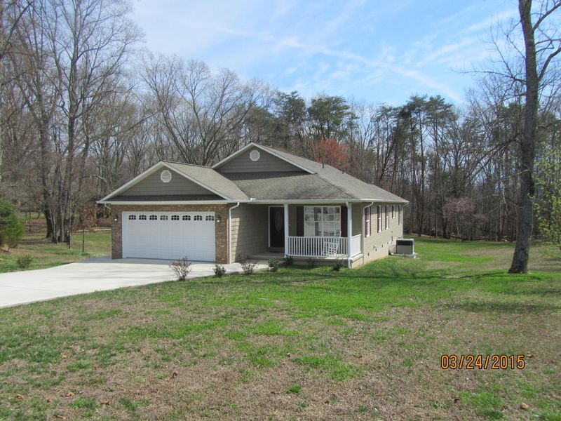 293 Mountain View Dr, Vonore, TN 37885