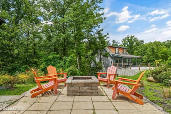 2930 Lightning Strike Dr, Sevierville, TN 37876