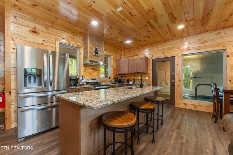2932 Ginas Way, Sevierville, TN 37862