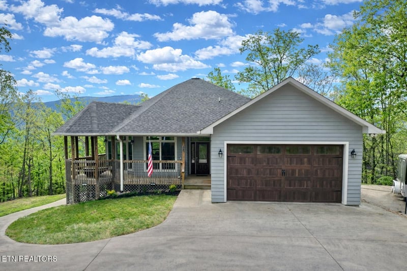 2932 Mockingbird Way, Sevierville, TN 37862